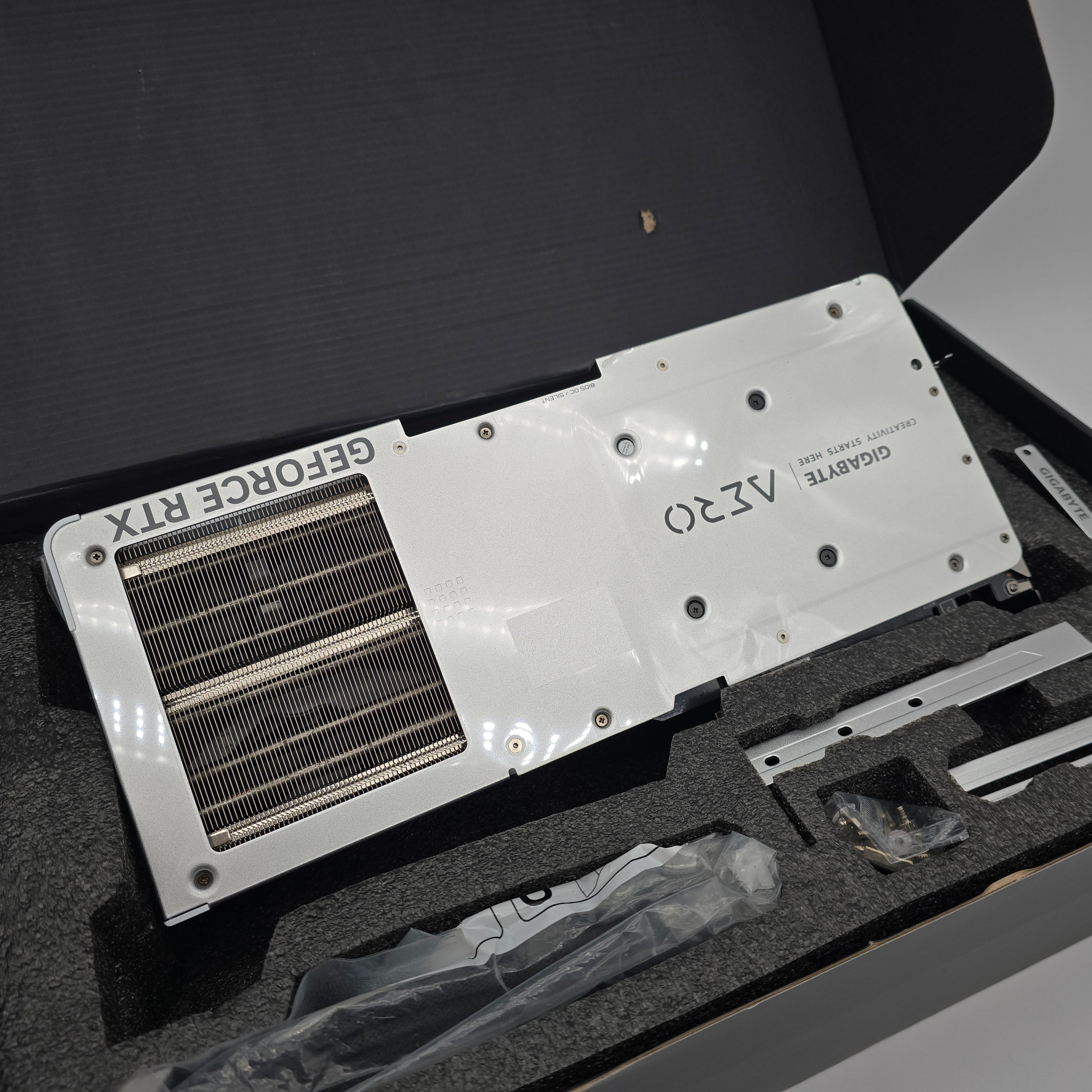 RTX 4090 Gigabyte Aero OC White 24GB, NVIDIA Gaming Graphics Card GPU, Brand New