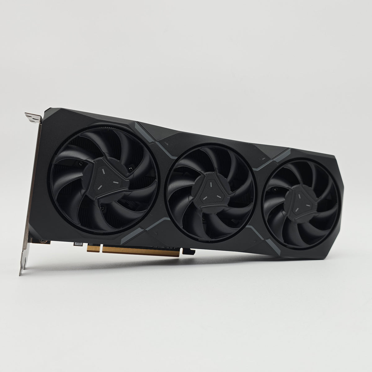 RX 7900XT Reference Edition/Powercolor 20GB, AMD Radeon Gaming Graphics Card GPU