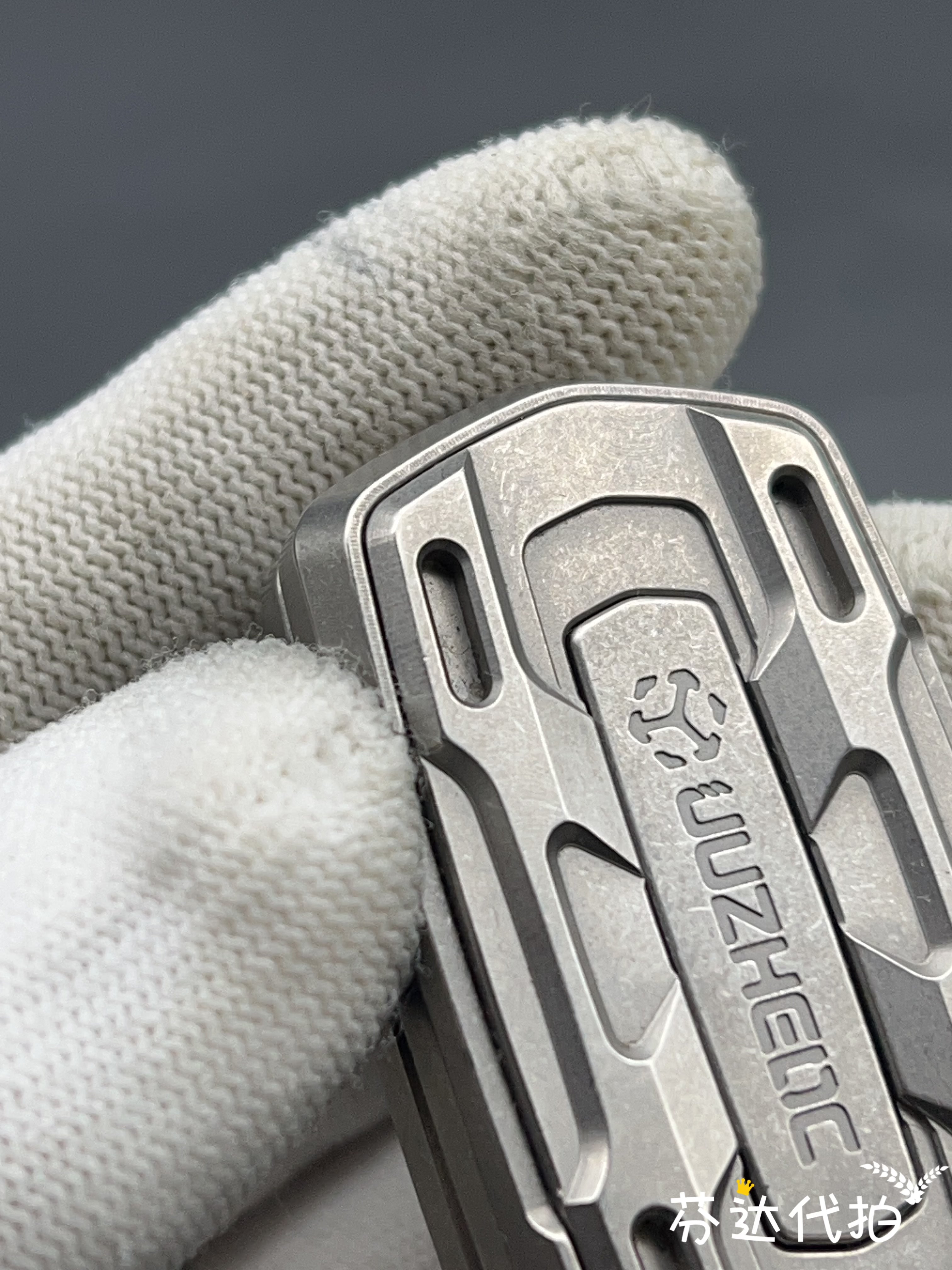 Gamut Titanium