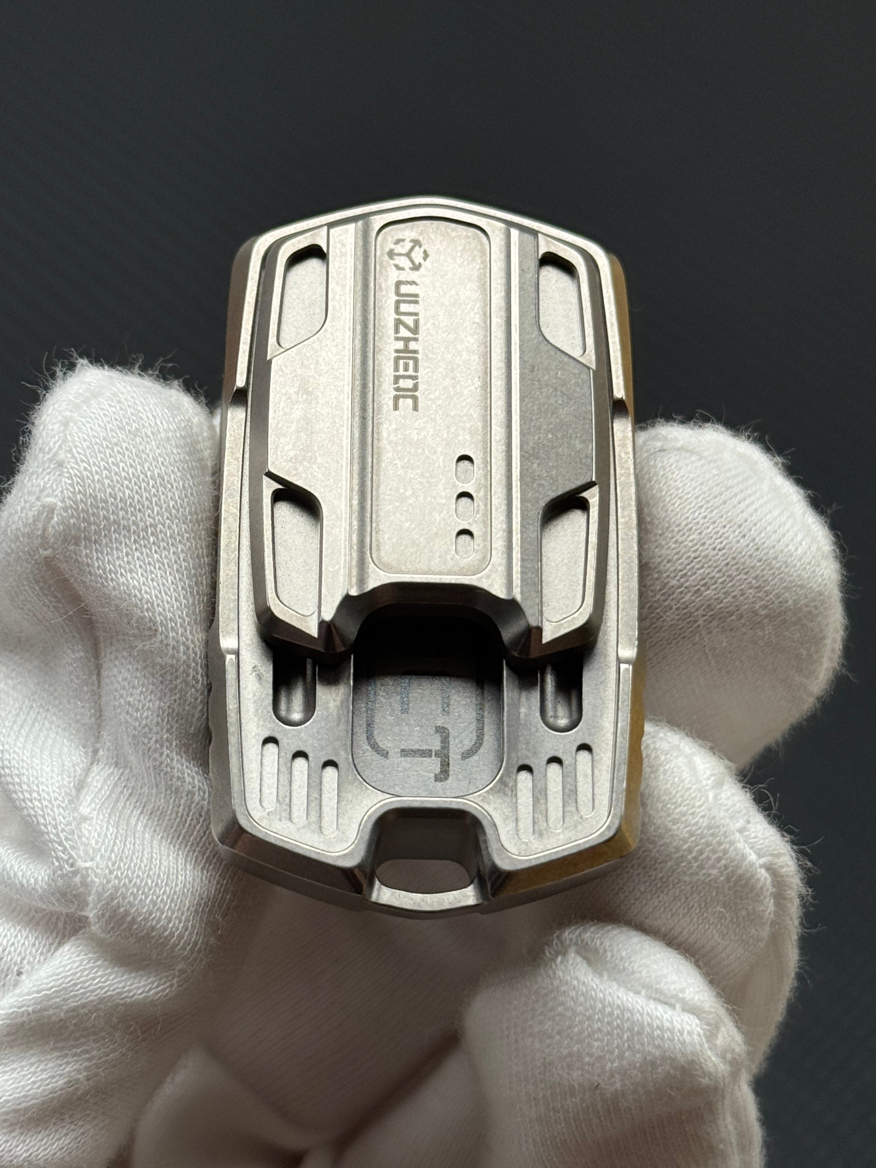 Thousand machines Titanium Stonewashed