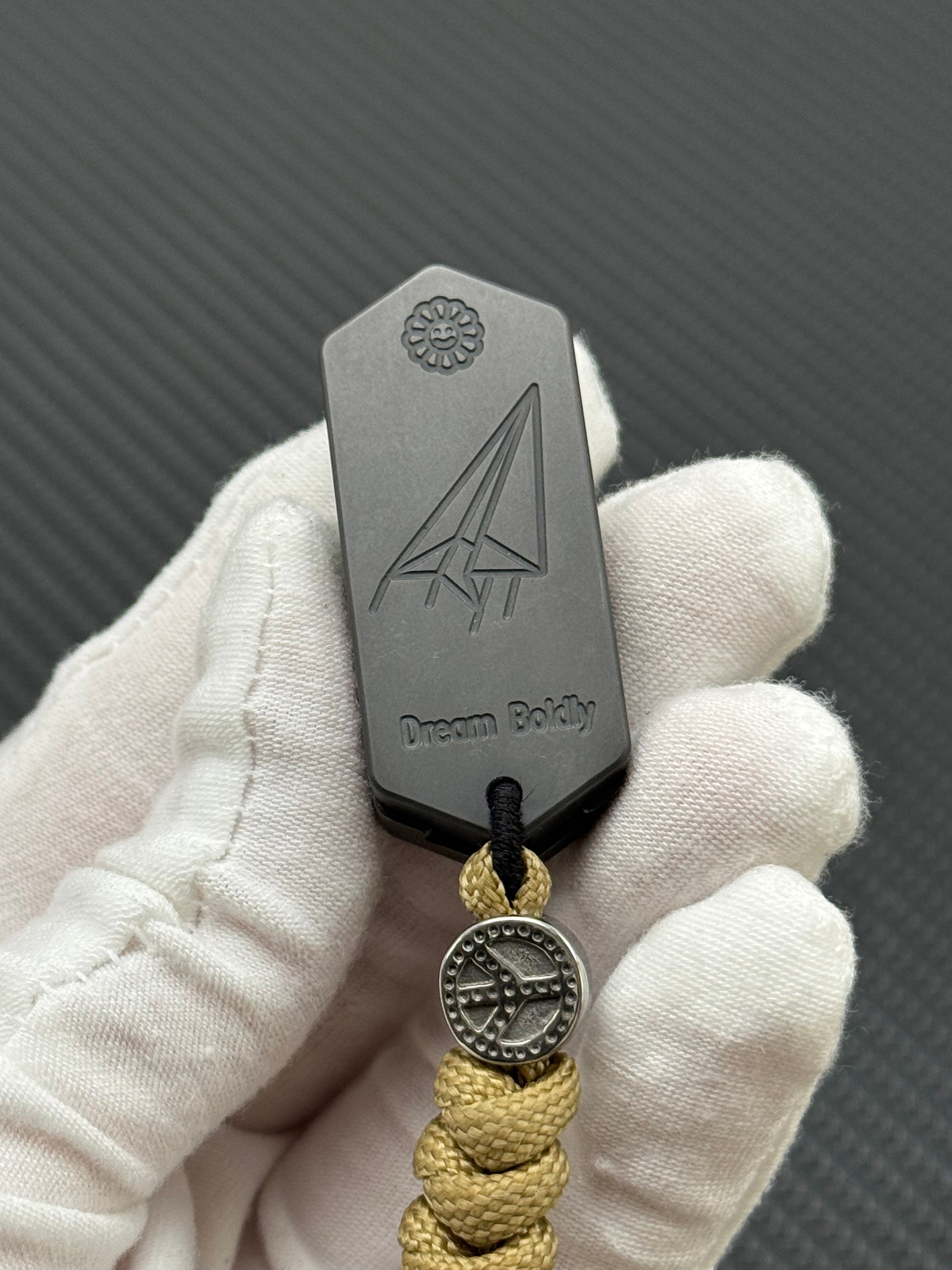 Plane Zirconium