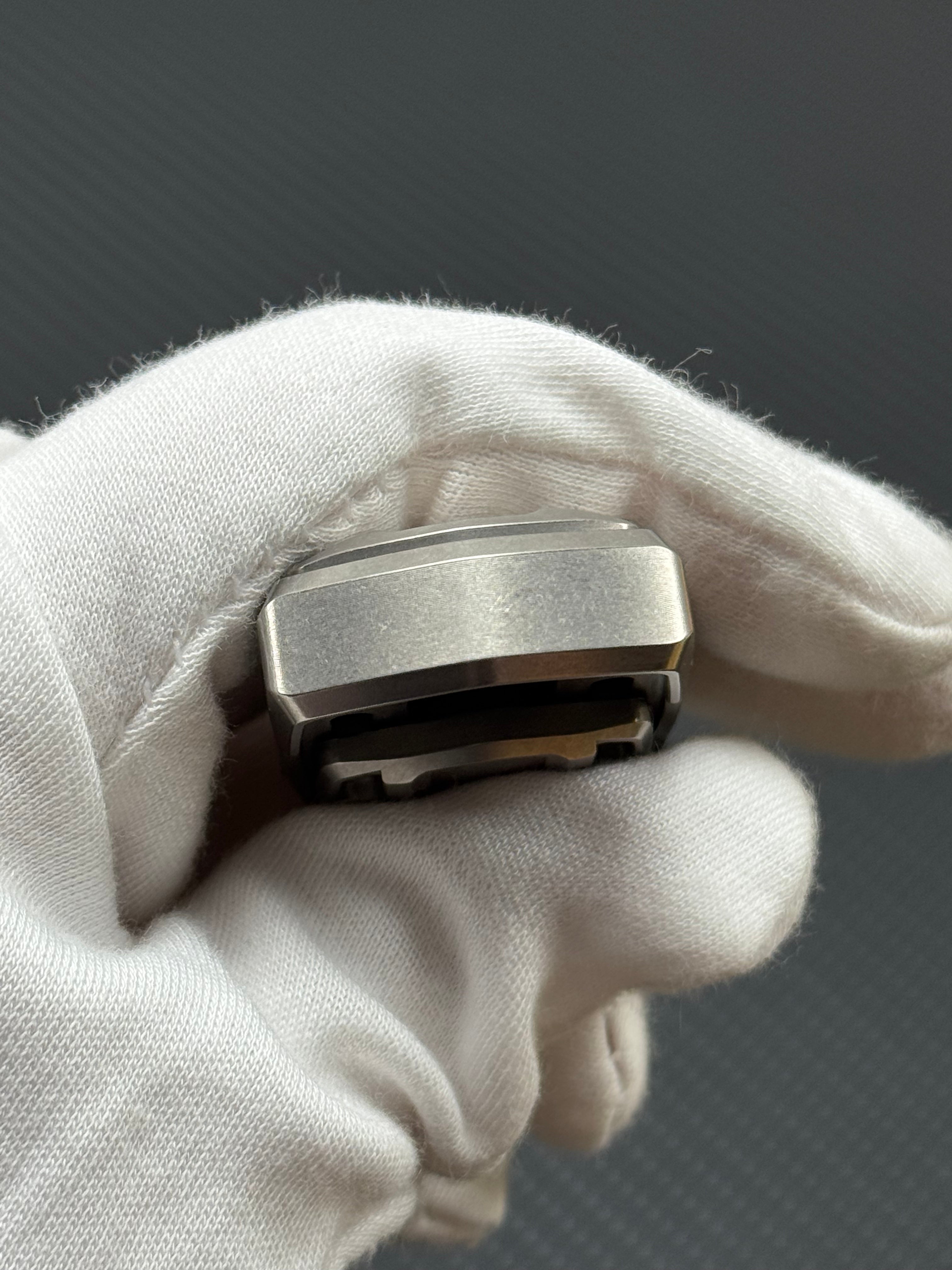 Thousand machines Titanium Stonewashed